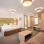 Hotel Riders In 3*