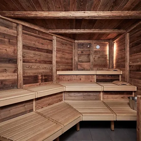 Riders In Hotel Sölden